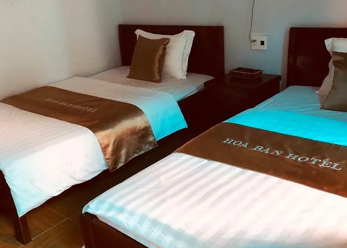 Hoa Ban Hotel *