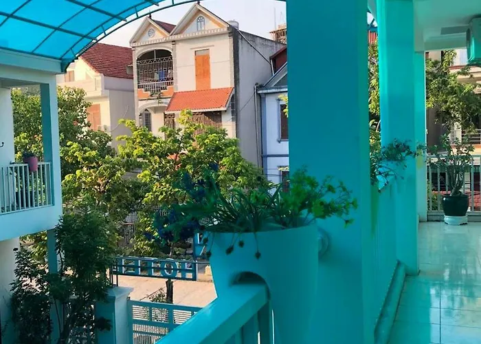 Hoa Ban Hotel *